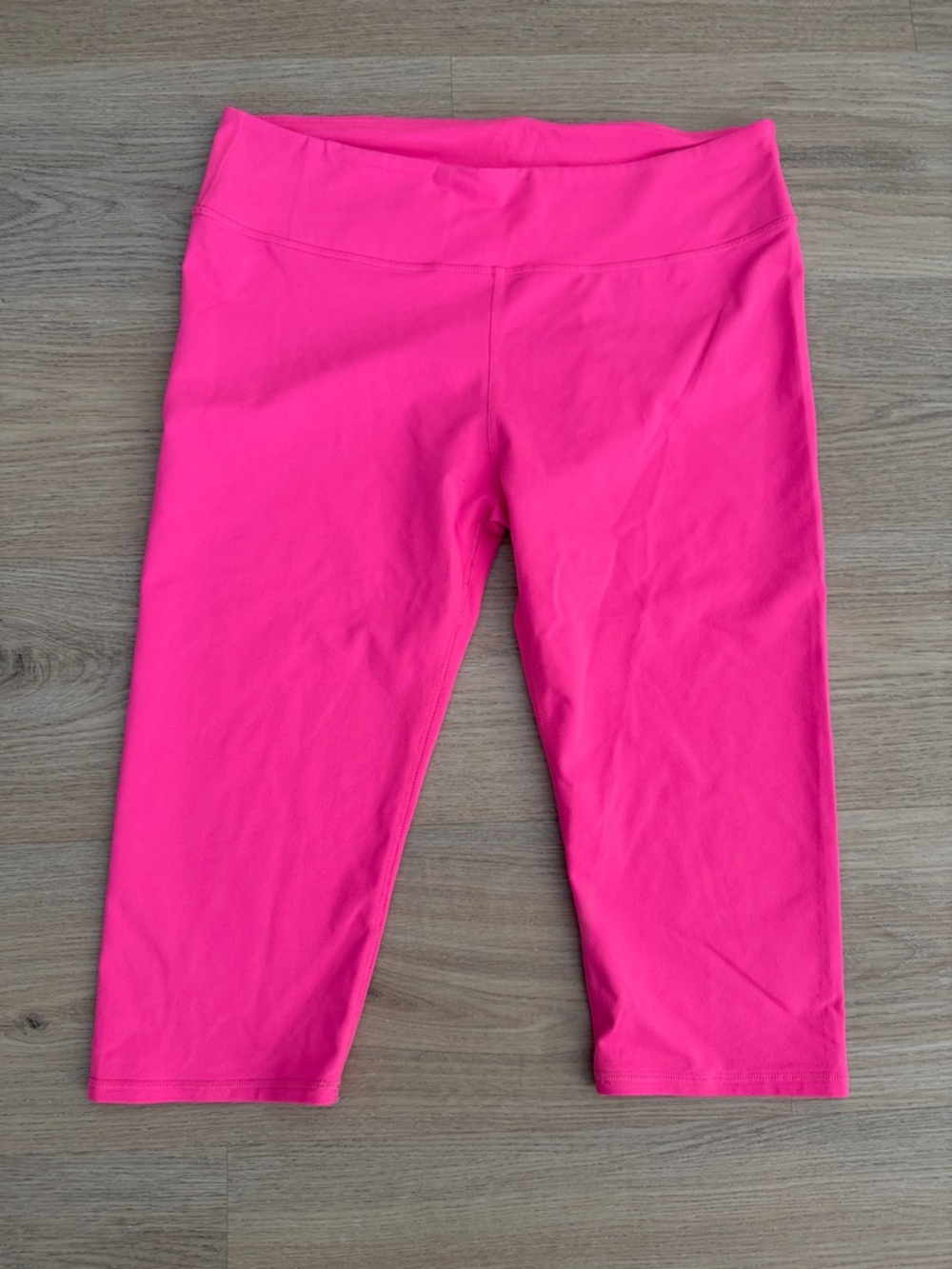 Fabletics Bright Hot Pink Capri Leggings Size Large